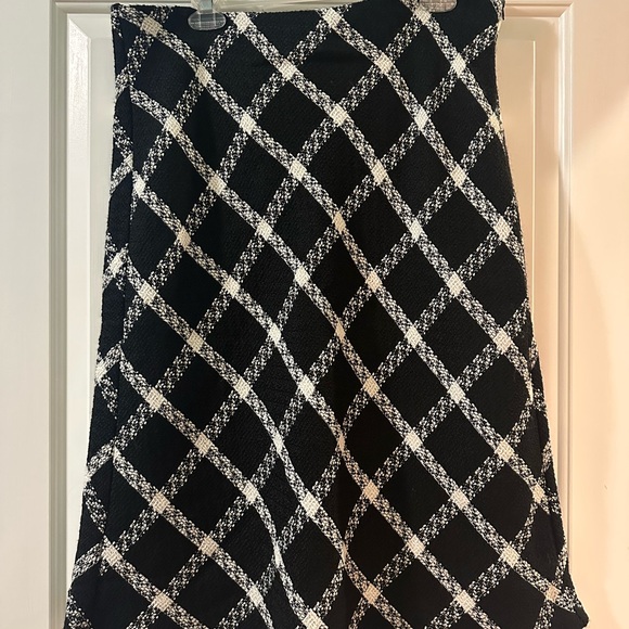 Ann Taylor Black and White Plaid A-Line Skirt - Picture 1 of 2